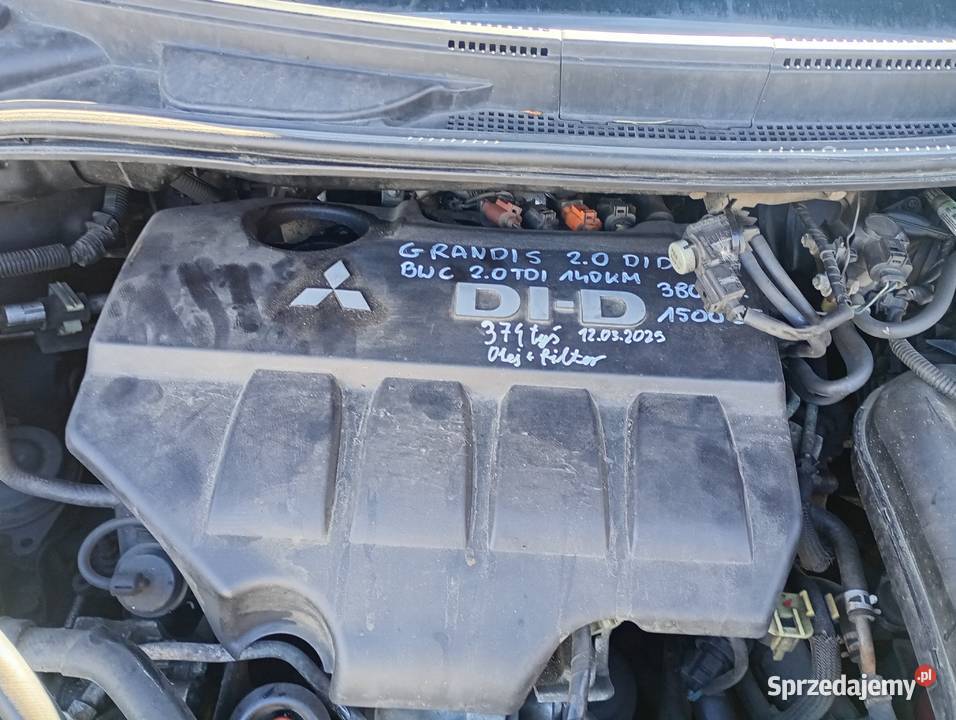 Mitsubishi Grandis 20 X42 klapa tylna częsci