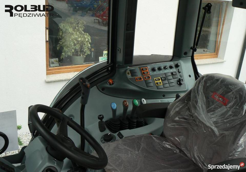 Ciągnik Valtra T133 HiTech maszyna łódzkie Głuchów