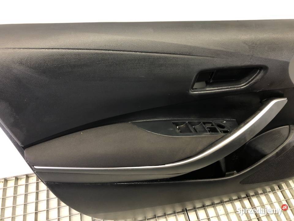 BOCZEK DRZWI LEWY PRZÓD TOYOTA COROLLA E21