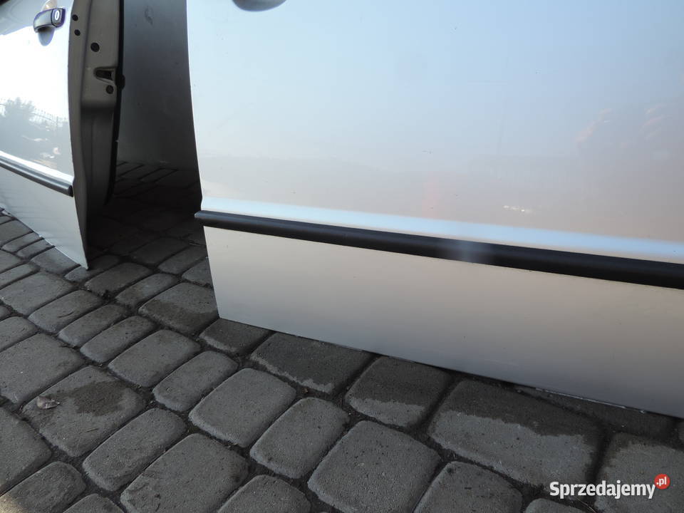 SKODA FABIA 1 FL SEDAN 5D DRZWI PRAWE PRZEDNIE Rok produkcji 2004 Karoseria sprzedam