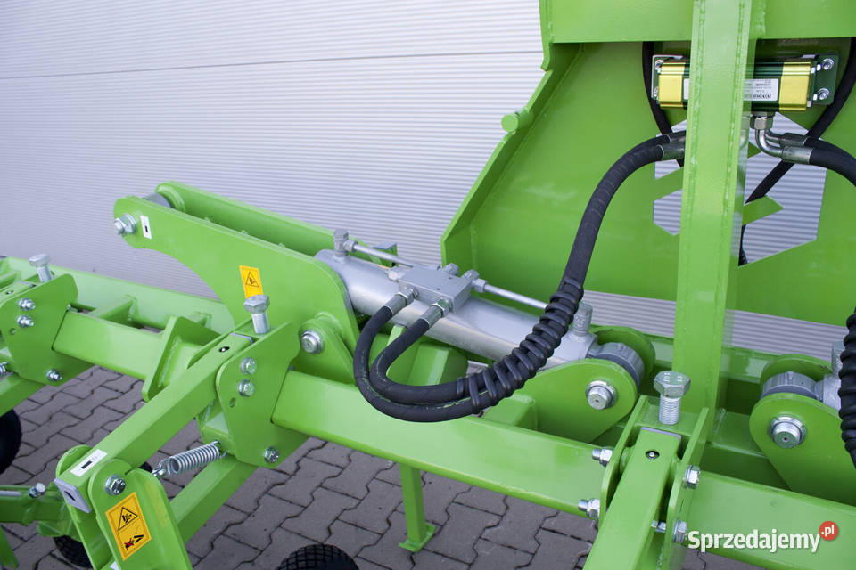 Pielnik składany hydraulicznie Bomet Nembus 7 Obsypniki i pielniki