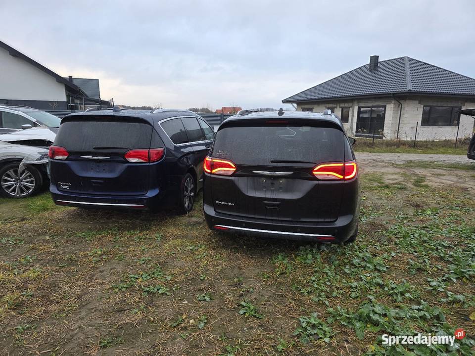 Chrysler pacifica 2018r touring L wersja 8osób Pacifica Samochody osobowe Lublin sprzedam