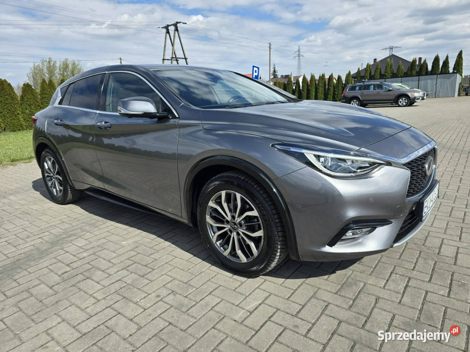 Infiniti Q30 15D Kutno