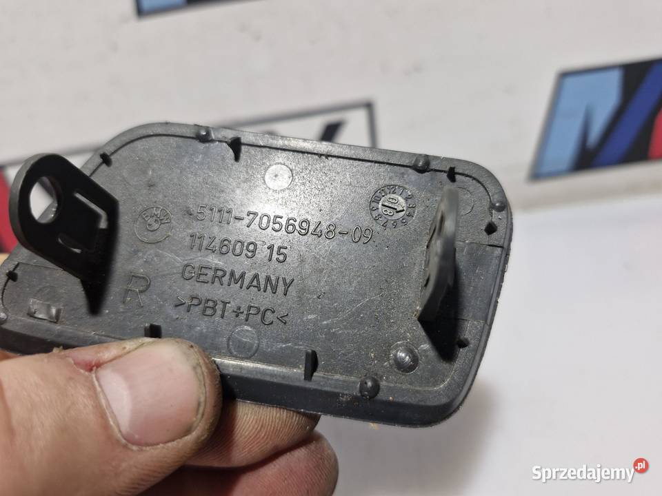 BMW E60 E61 ZAŚLEPKA SPRYSKIWACZA PRAWA 7056948 osobowe Listwy i nakładki sprzedam