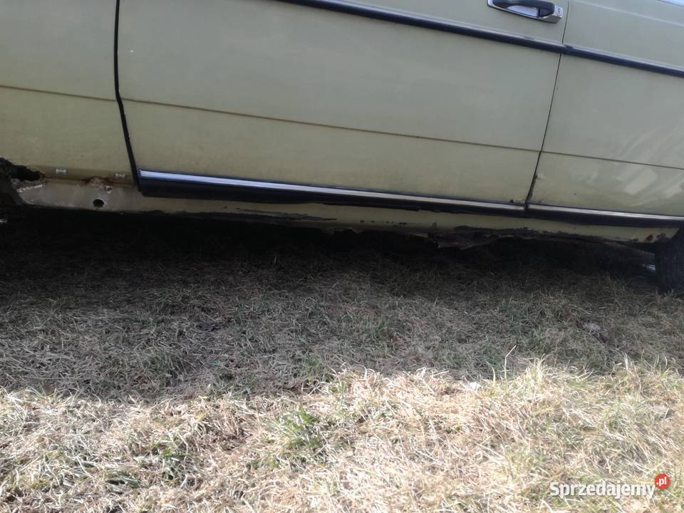 Listwy ozdobne dolne gumy Mercedes w123 osobowe Pozostałe Kosarzew-Stróża