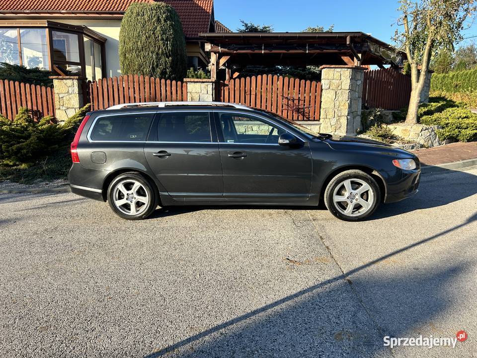 Volvo V70 20 benzyna SUMMUM model 2011 wspomaganie kierownicy Kielce