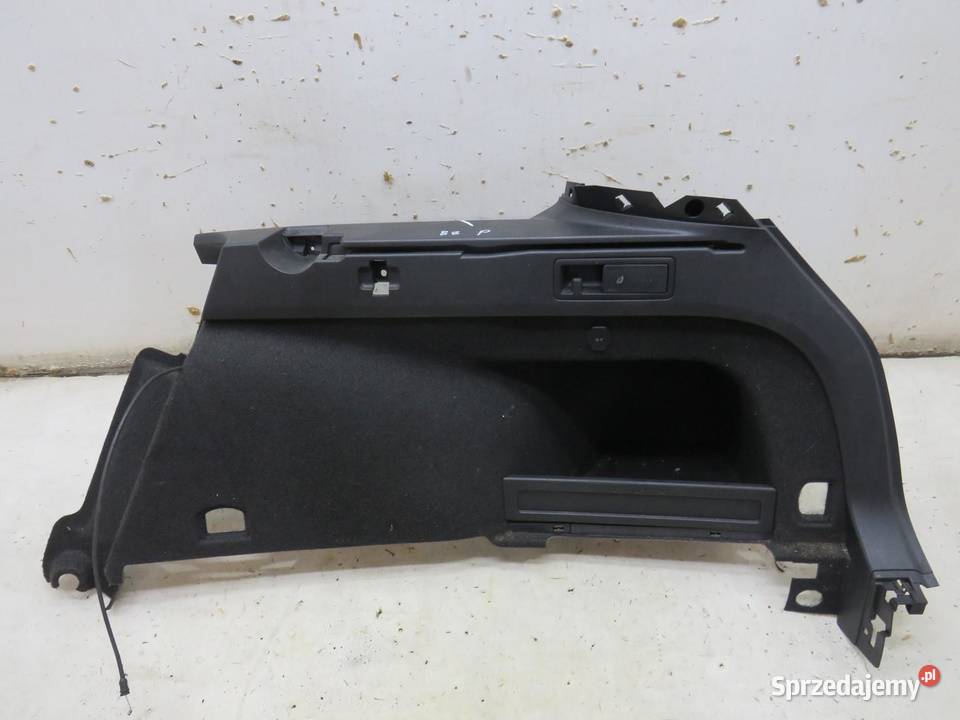 BOCZEK BAGAŻNIKA PRAWY PASSAT B8 KOMBI