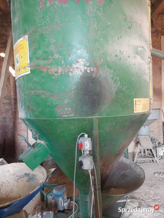 Mieszalnik pasz 2t Karmy i pasze Krotoszyn