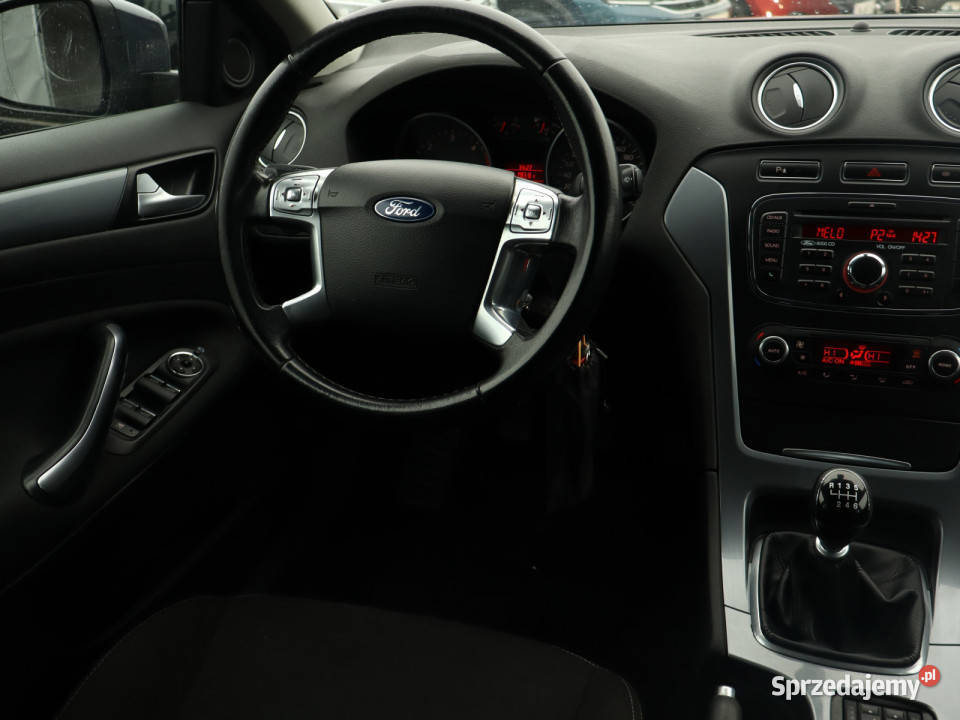 Ford Mondeo 20 TDCi szary