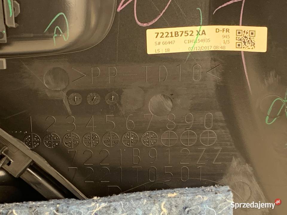 BOCZEK DRZWI PRAWY PRZÓD MITSUBISHI MIRAGE SPACE