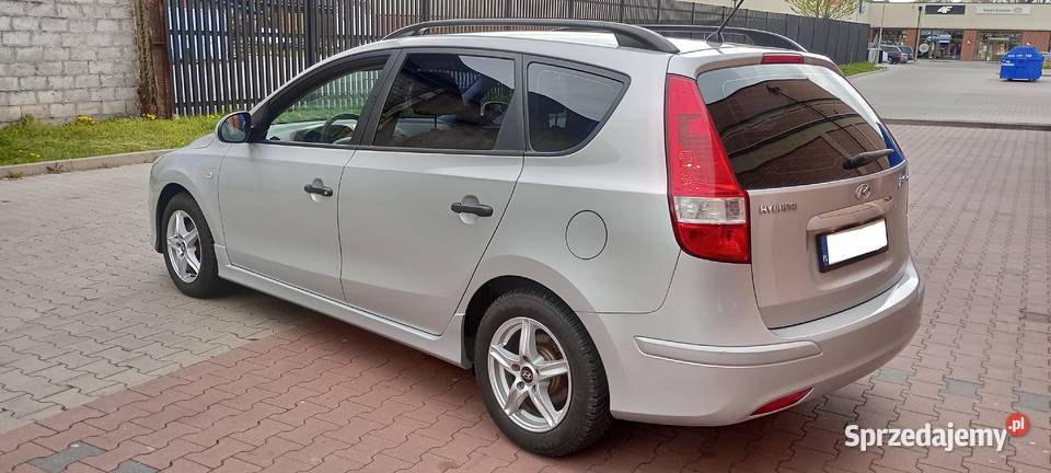 Hyundai i30 14 benzyna 109 2011 Niski Przebieg Radomsko sprzedam