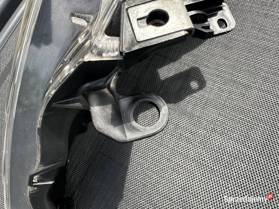 Toyota RAV4 IV Reflektor prawy 8113042542 Białystok