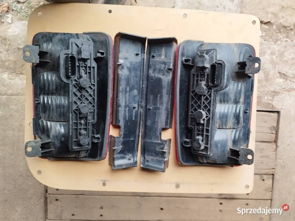Lampy tył lewa prawa oryginalne OEM VW Caddy Kamocin