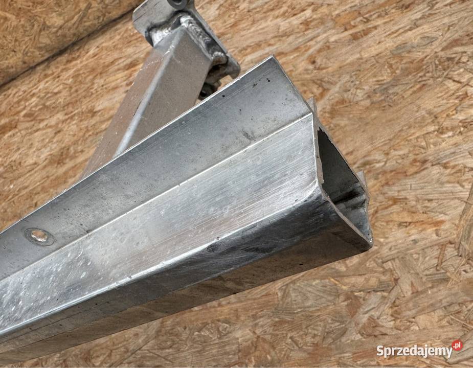 Belka zderzaka przód dolna Audi etron etron 4KE Rok produkcji 2020 Części samochodowe