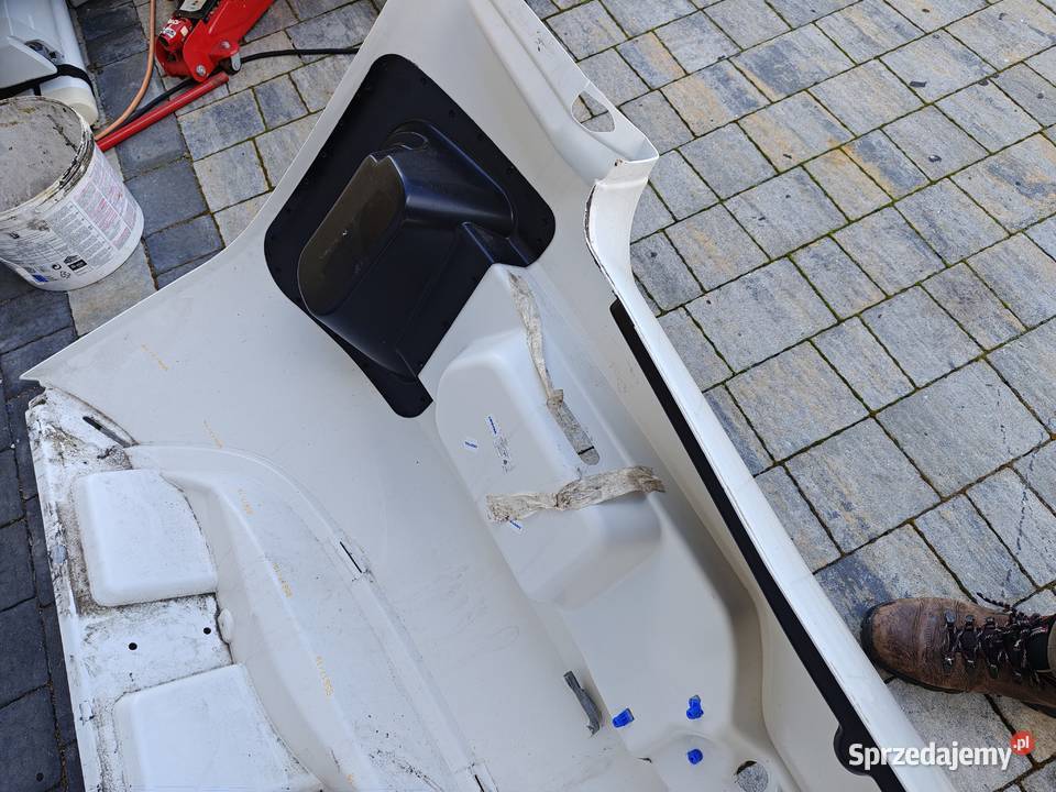 Zderzak tylny do przyczepy kempingowej Fendt Odrowążek
