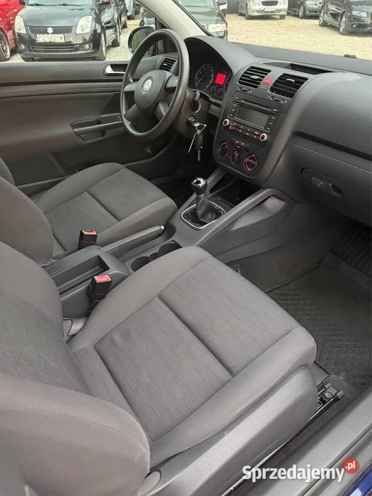 Volkswagen Golf 5 14 MPI 75 140 przbiegu stan manualna