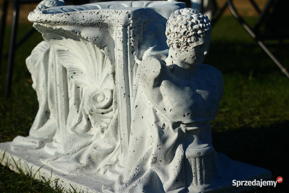 Figury rzeźby ogrodowe betonowe poidełko ptaków Goliszów