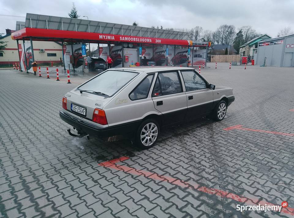 sprzedam poloneza 16 gle kupiony w polskim salonie Zduńska Wola