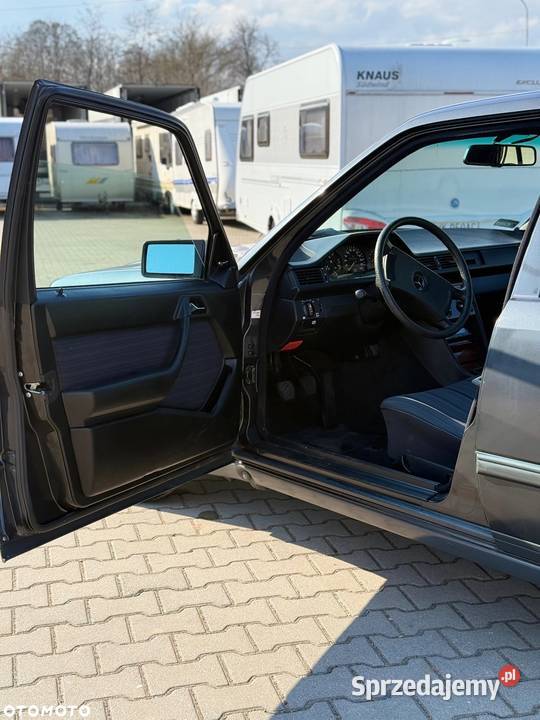 MercedesBenz W124 260E Grzebowilk