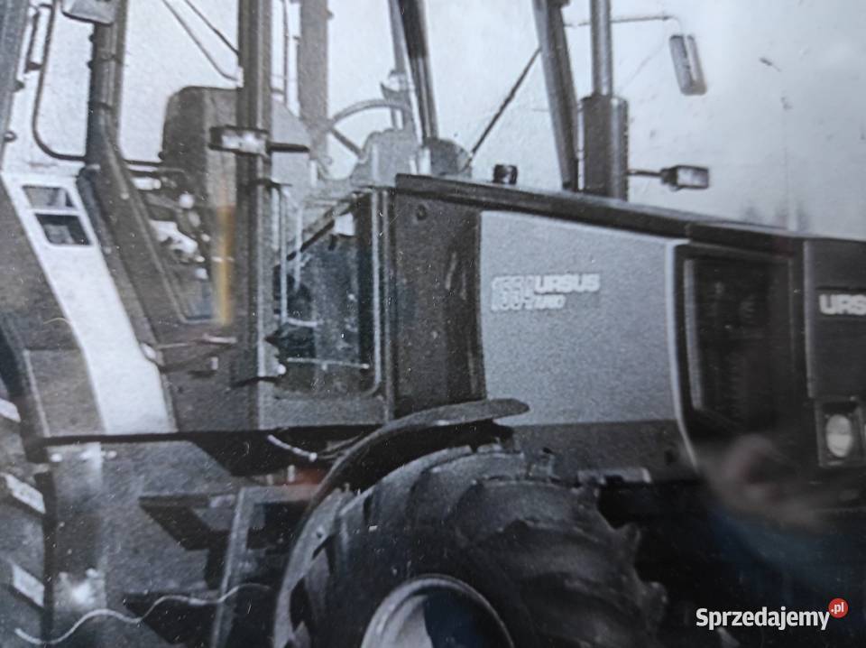 Zdjęcie zabytek PRL kolekcja Ursus mazowieckie