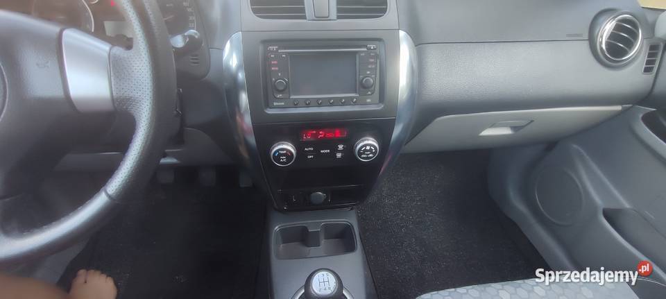 Suzuki SX4 16 benzyna 2013r Lipsko