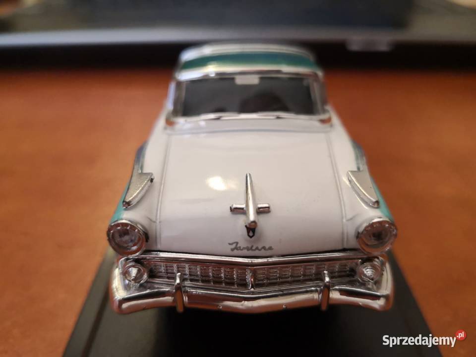 Model Ford Fairlaine Crown Victoria 143 Wrocław