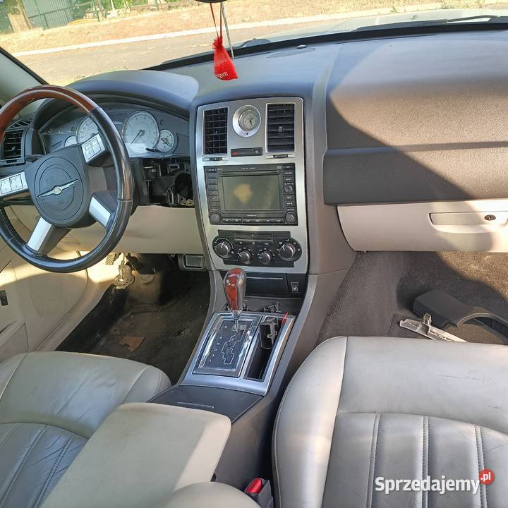 Chrysler 300 c 27 benzyna uszkodzony silnik Zielona Góra