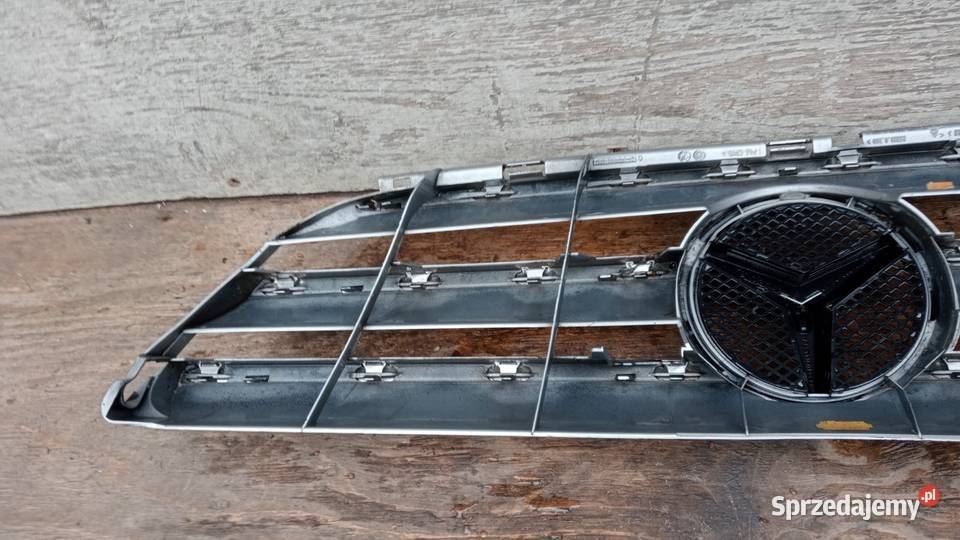 MERCEDES W245 ATRAPA GRILL