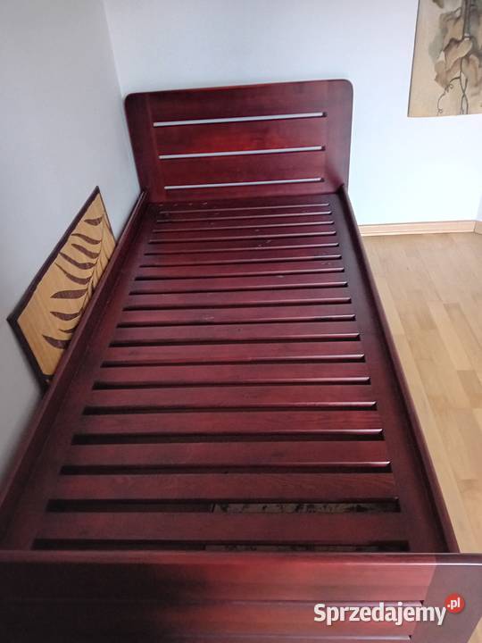 Łóżko drewniane z pojemnikiem