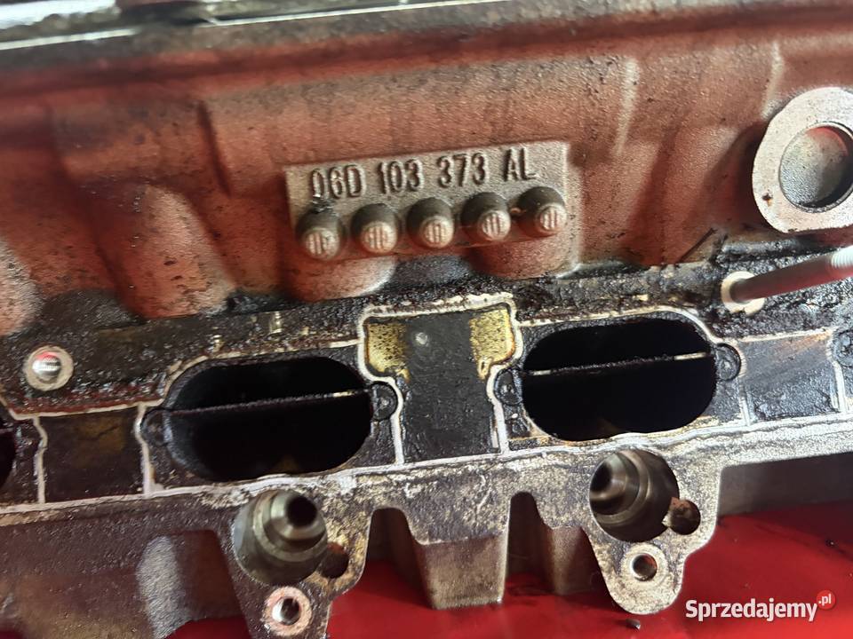 Głowica komplet 20fsi axw 150 wałki 06d103373AL osobowe Radom