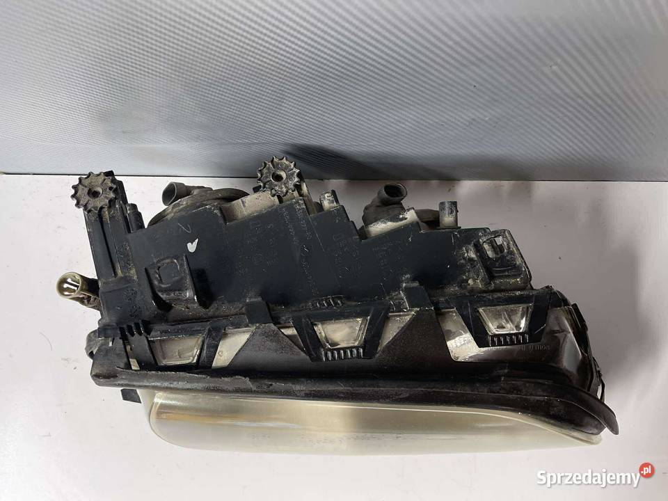 BMW 3 E46 PRAWA LAMPA PRZÓD SEDAN KOMBI wielkopolskie