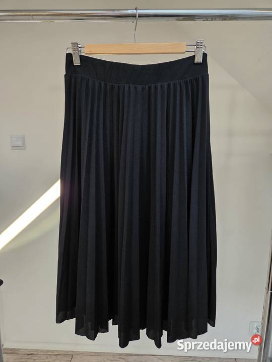 Czarna plisowana spódnica midi czarny Liszki