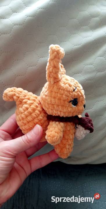 Wiewiórka wykonana na szydełku Łask