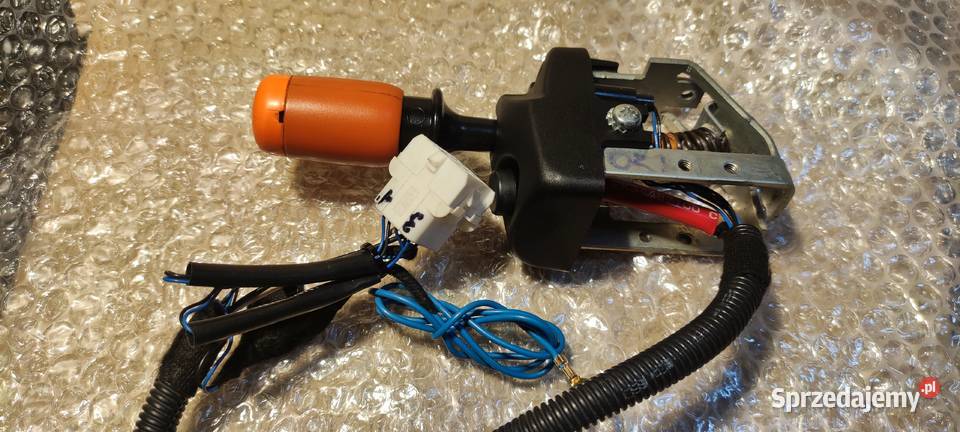 Dźwignia rewersu Valtra V33687000 Kutno