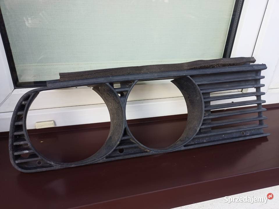 BMW E30 grill atrapa przednia okular prawy osobowe Sieradz sprzedam