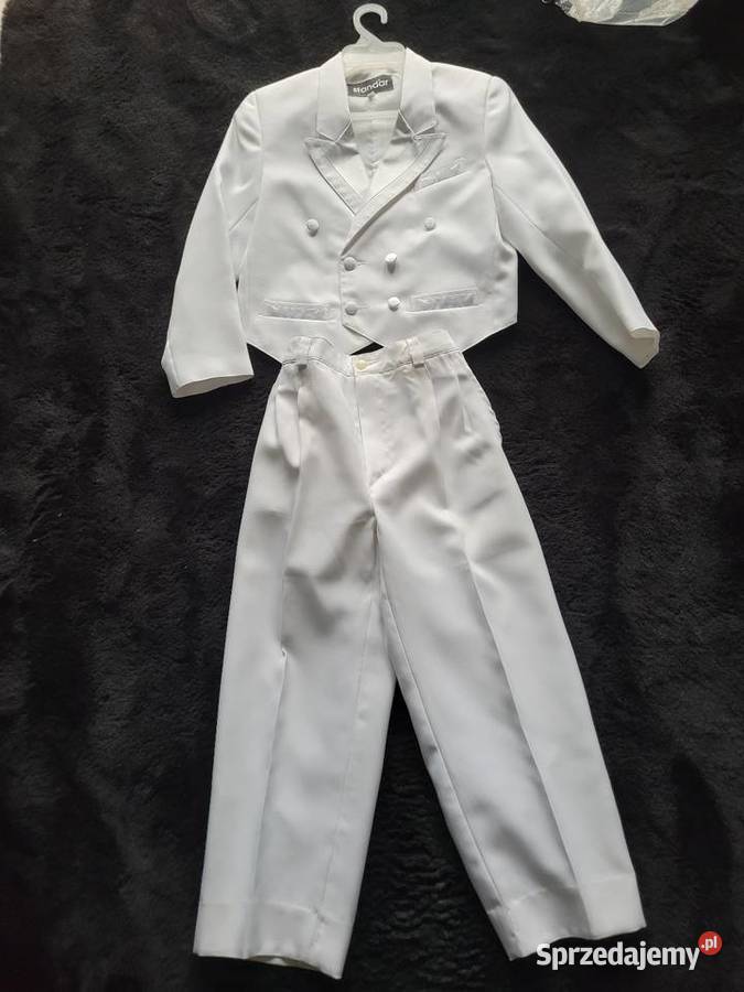 Biały garnitur chłopca rozmiar 134