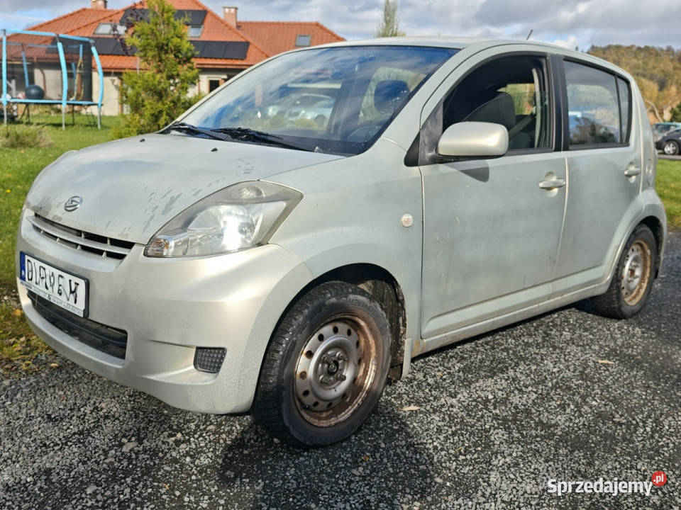 Daihatsu Sirion Daihatsu sirion 10 II 2004 benzyna Rząśnik