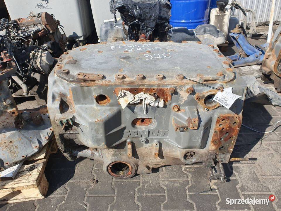 OBUDOWA TRAKTOR FENDT 926 VARIO SKRZYNI ML260 Lipno