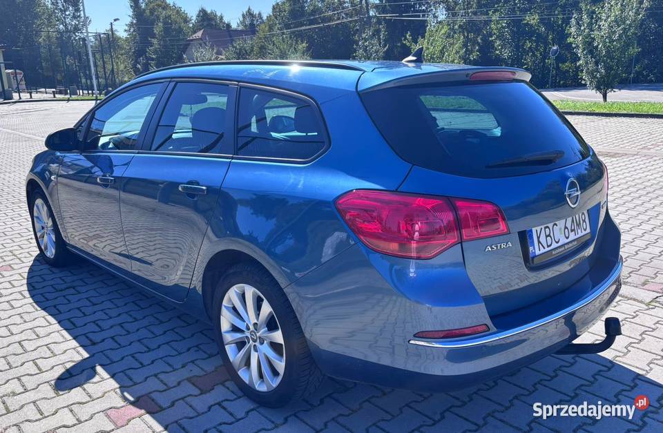 Opel Astra J Sports Tourer 14 Turbo 140 Iwkowa