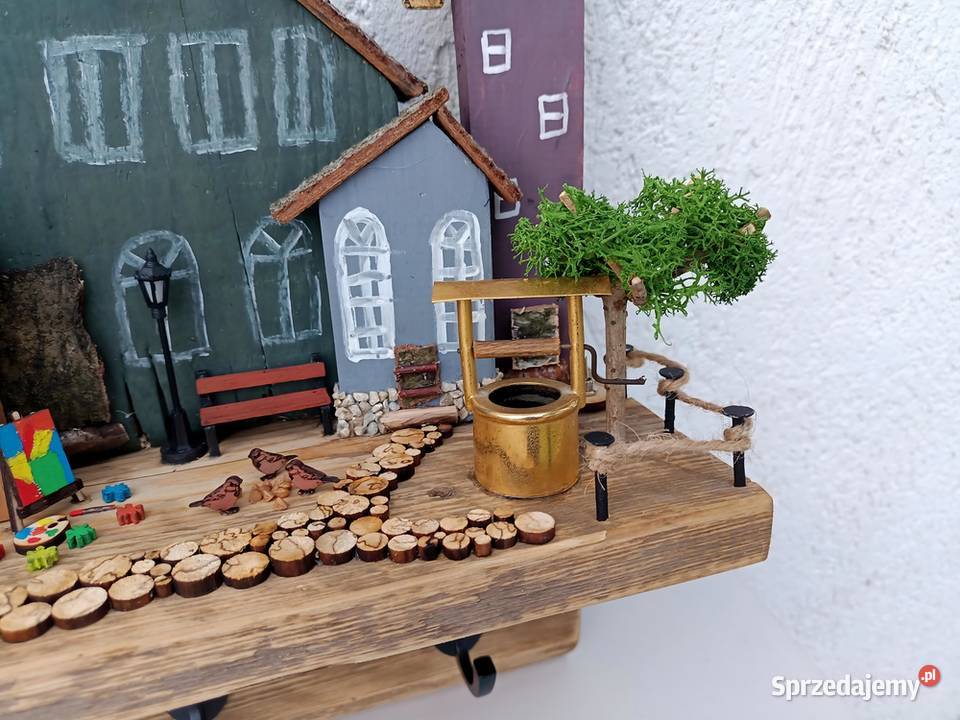 Drewniany wieszak handmade na ubrania z