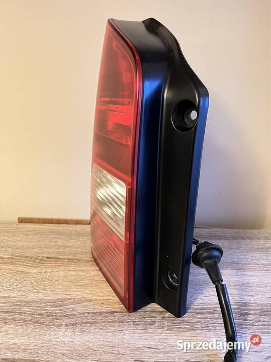 NISSAN PATHFINDER R51 LIFT LAMPA PRAWA TYLNA Katowice sprzedam