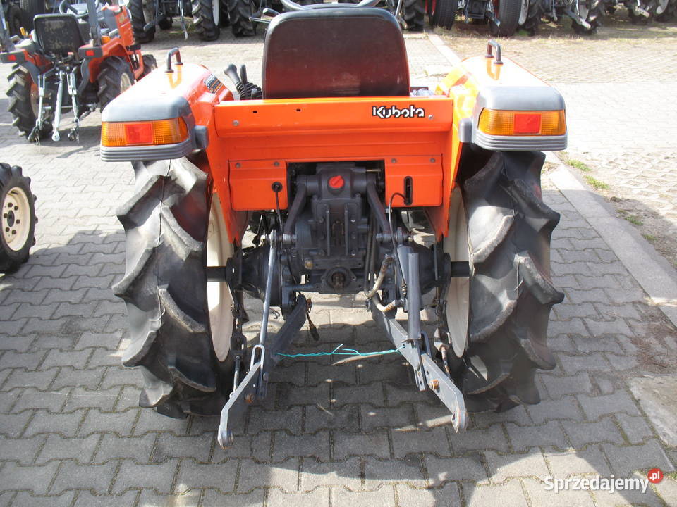 Kubota 4x4 idaelny stan sadownik do tunelu Mroków