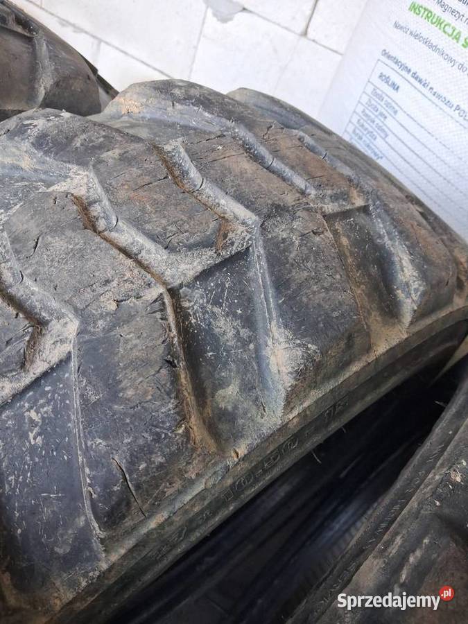 Opony 27x1050 15 bobcat Osówka sprzedam