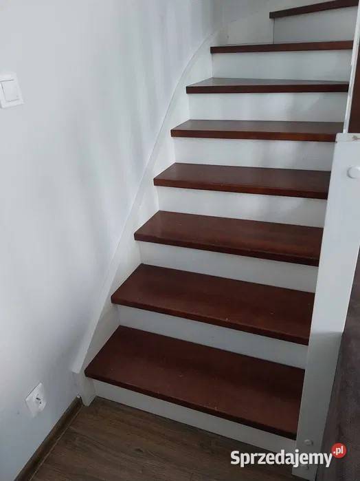 Schody drewniane z poręczą Iwiny sprzedam