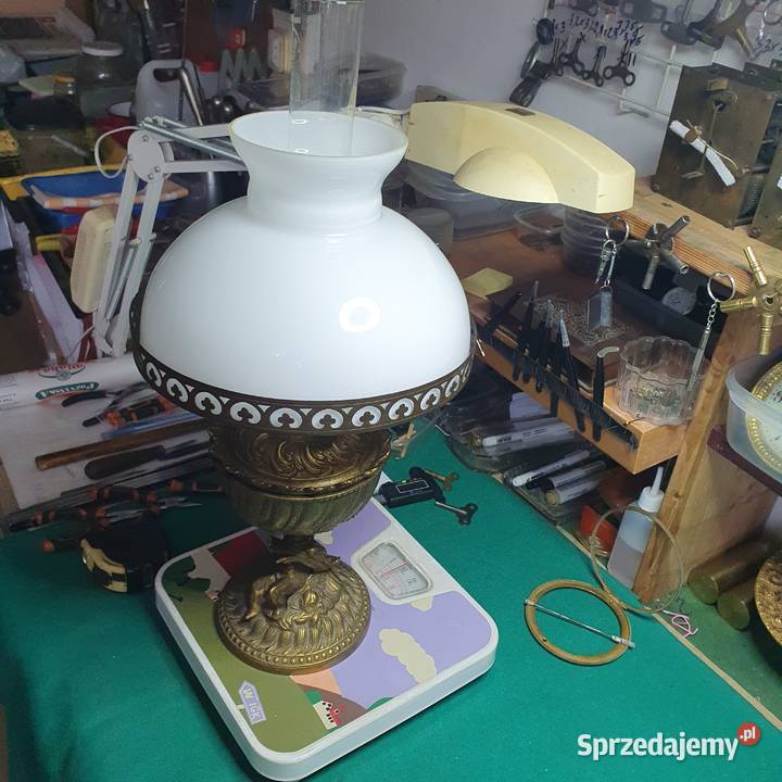 Spawnafiguralna lampa naftowa z brązu dolnośląskie Wrocław