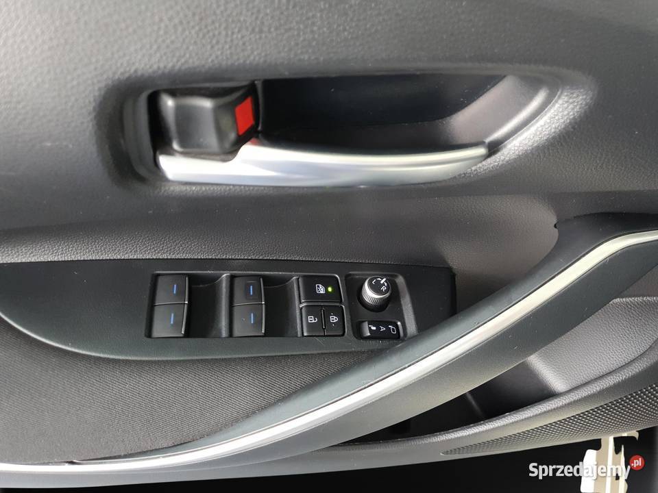 TOYOTA Corolla Sedan 15 Comfort 125 pakiet TECH