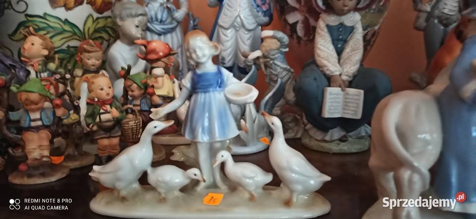 Figurka Chłopczyk na płocie z gąską Porcelana i szkło Gdańsk