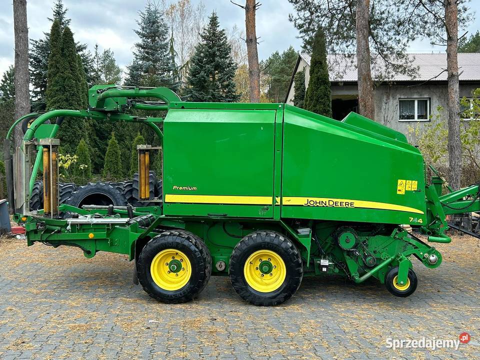 Sprzedam prasoowiajrke john deere 744H Mchale Laskowiec