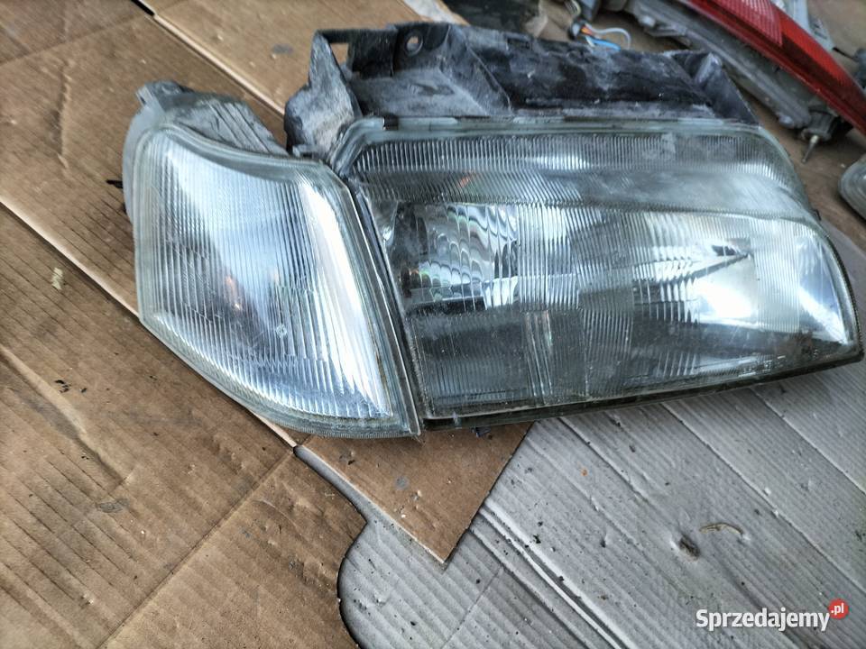LAMPA PRZÓD PRZEDNIA PRAWA REFLEKTOR Kamień-Kolonia