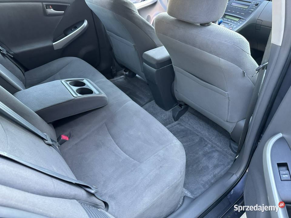 Toyota Prius 18 hybryda Zarejestrowany w Bateria tempomat Ostrowiec Świętokrzyski